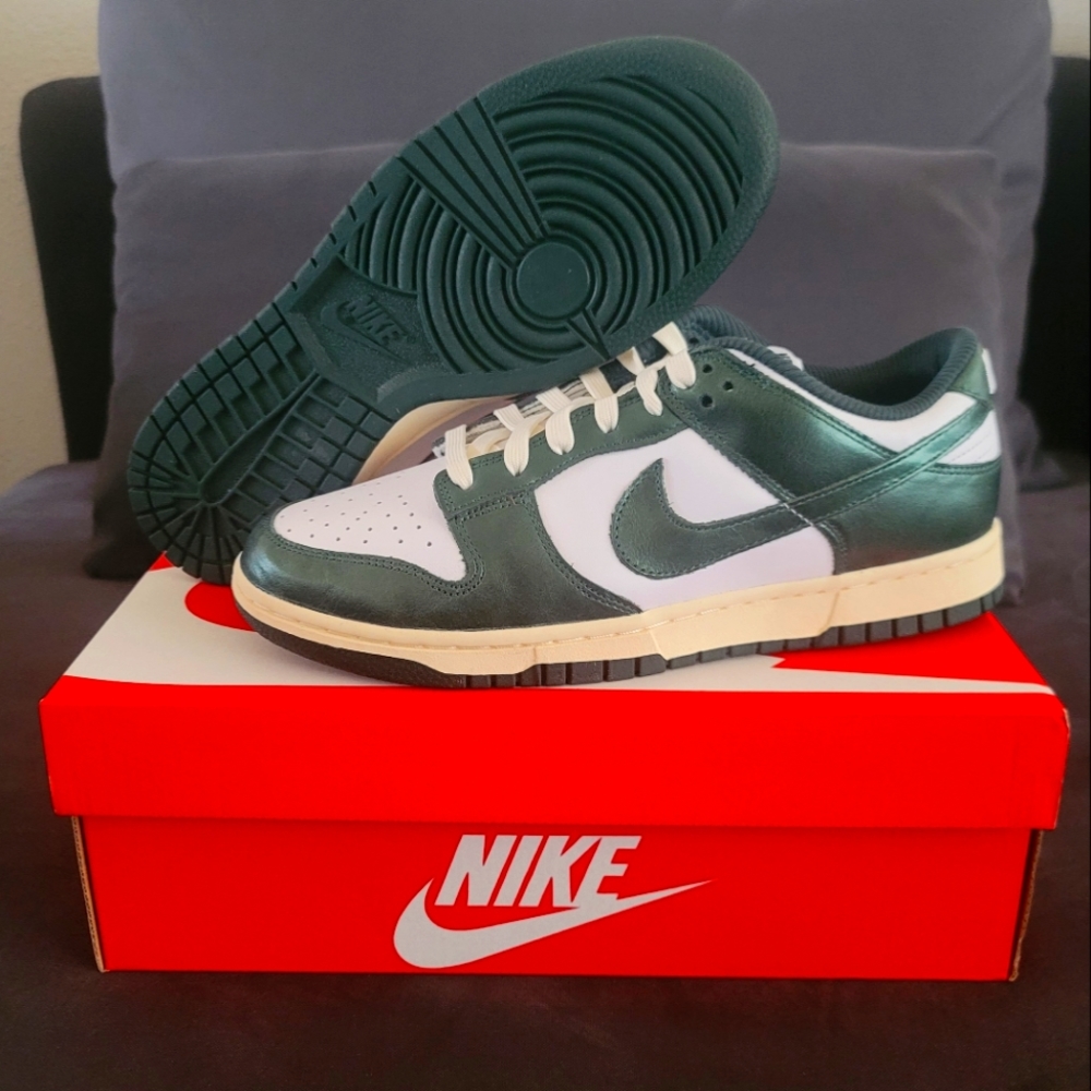 Sold💯💯W Nike dunk low "Vintage Green "